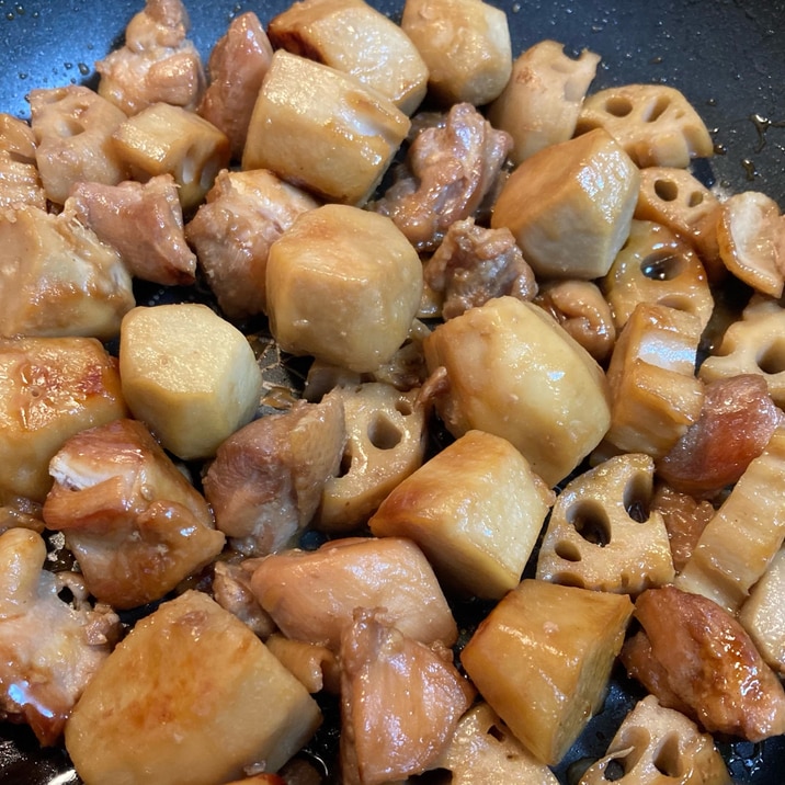 鶏肉とれんこん入り☆里芋の煮っ転がし